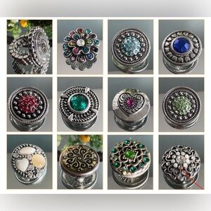 GINGER SNAP Adjustable Ring with 11 SNAPS